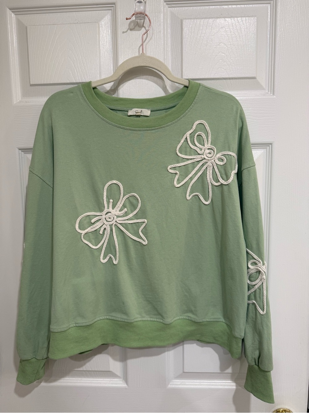 Easel Los Angeles Sage Green Bow Applique Sweatshirt Crewneck